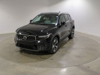 Used 2025 Volvo XC40 B5 Plus w/ Climate Package