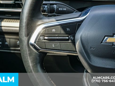 Used 2025 Chevrolet Traverse LT FWD image 32