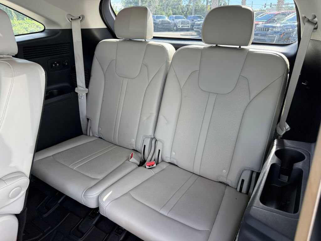 Used 2023 Kia Sorento EX w/ Panoramic Sunroof Package FWD image 12