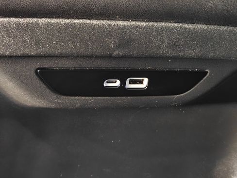 Used 2025 Chrysler Pacifica Select image 31