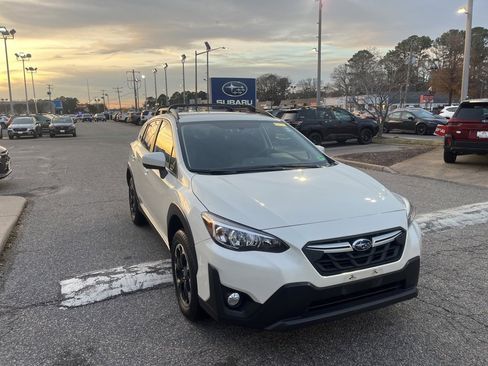 Certified 2022 Subaru Crosstrek 2.0i Premium image 2