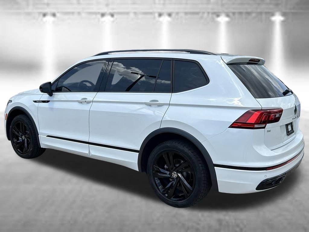 Certified 2023 Volkswagen Tiguan SE R-Line FWD image 4