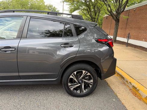 Used 2024 Subaru Crosstrek 2.0i Premium AWD/4WD image 12