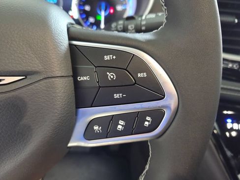New 2027 Chrysler Pacifica Select w/ Family Tech Group FWD image 29