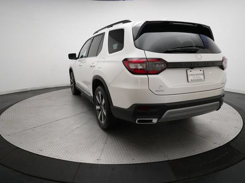 Certified 2025 Honda Pilot Elite image 37