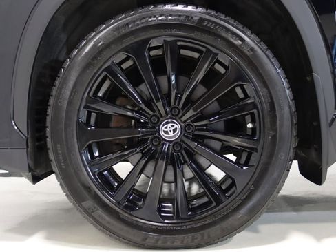 Used 2023 Toyota Highlander L image 70