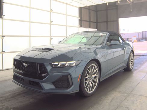 Used 2025 Ford Mustang GT Premium RWD image 4