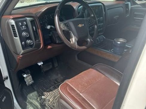 Used 2014 Chevrolet Silverado 1500 High Country w/ High Country Premium Package AWD/4WD image 6