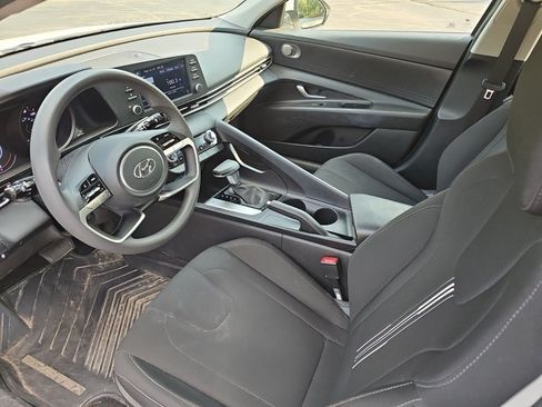 Used 2022 Hyundai Elantra SEL w/ Cargo Package FWD image 18