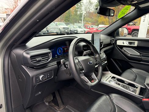 Used 2020 Ford Explorer ST w/ ST Street Pack image 21
