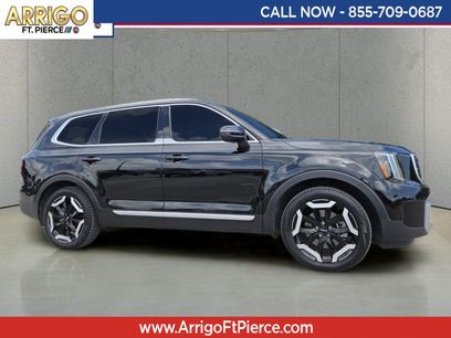 Used 2024 Kia Telluride EX w/ EX Captain's Chair Package