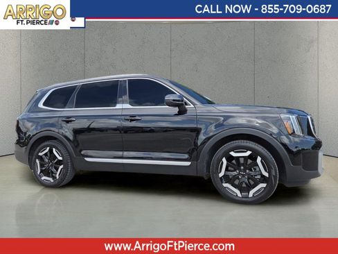 Used 2024 Kia Telluride EX w/ EX Captain's Chair Package image 1