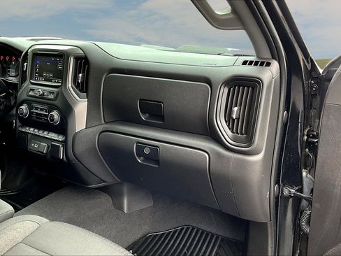 Used 2022 Chevrolet Silverado 1500 Custom Trail Boss AWD/4WD image 18