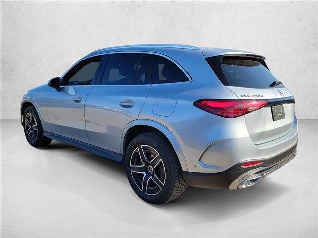 Used 2025 Mercedes-Benz GLC 350e 4MATIC image 7