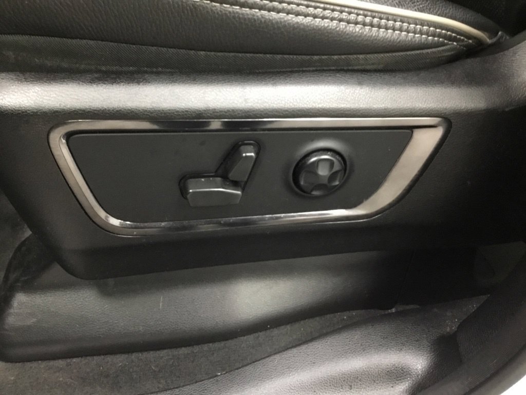Used 2022 RAM 1500 Limited w/ Body Color Bumper Group AWD/4WD image 9
