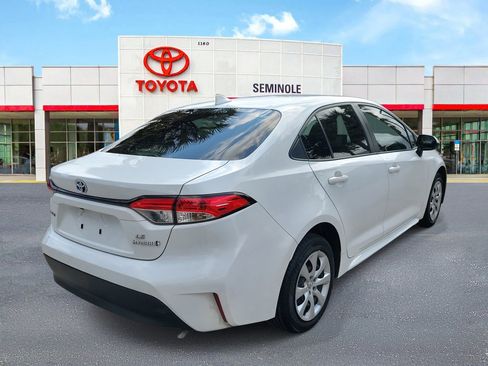 Used 2023 Toyota Corolla LE image 3