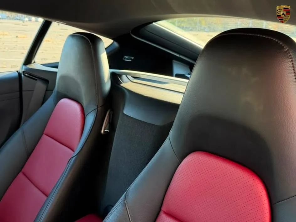 Used 2018 Porsche 718 Cayman RWD image 12