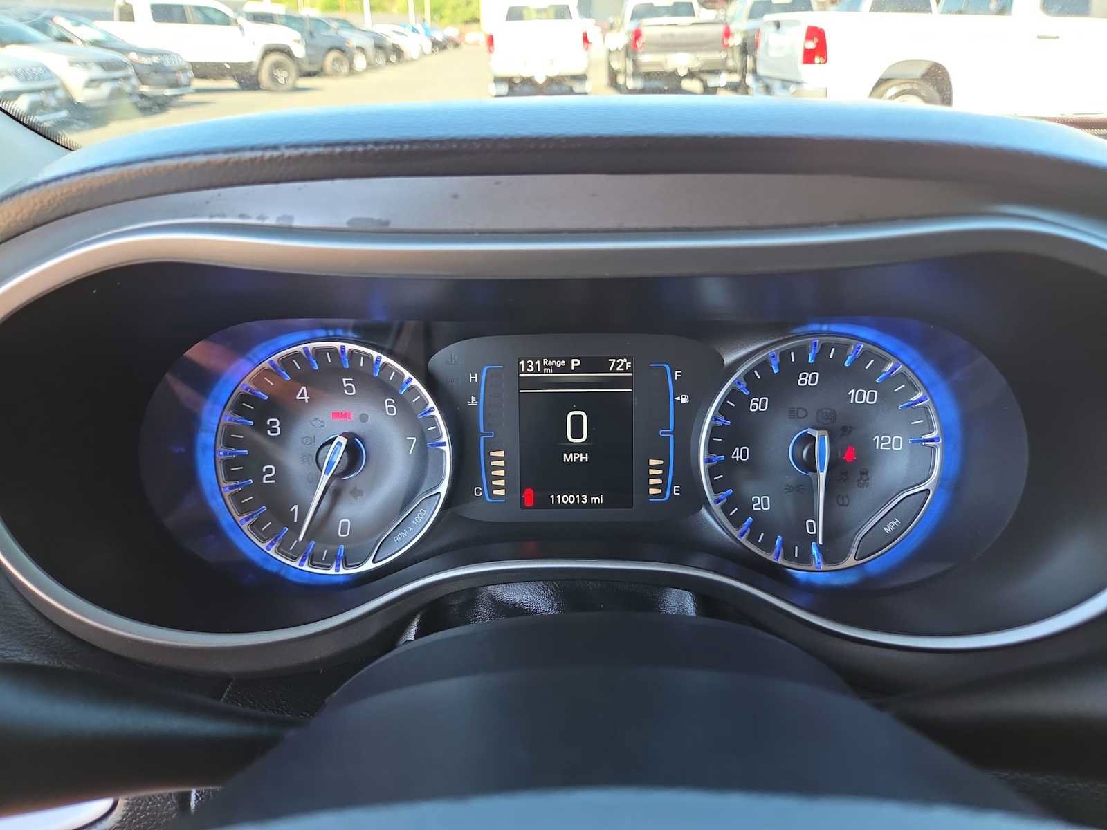 Used 2020 Chrysler Pacifica Touring-L w/ Tire & Wheel Group FWD image 26