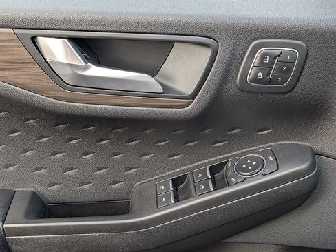 Used 2020 Ford Escape Titanium w/ Titanium Premium Package 2.0 image 19