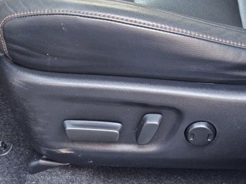 Used 2018 Toyota RAV4 SE image 13