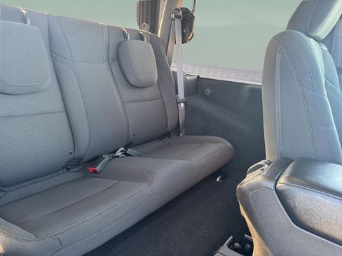 Used 2020 Jeep Wrangler Sport S image 27