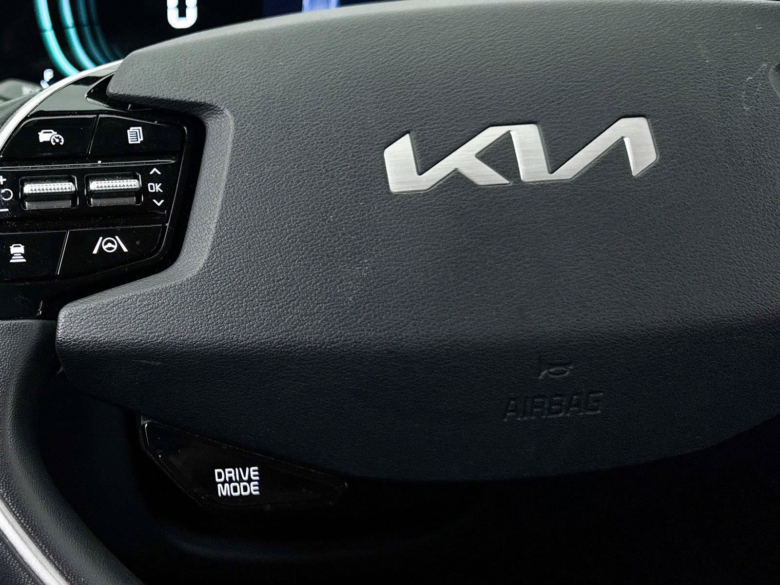 Used 2023 Kia Niro EX FWD image 8