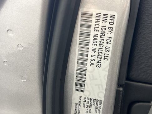 Used 2020 Jeep Grand Cherokee Altitude image 30