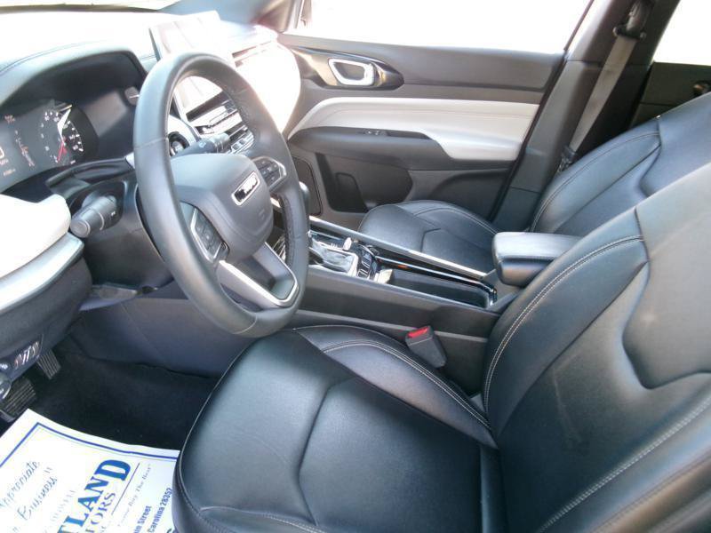 Used 2025 Jeep Compass Limited AWD/4WD image 13