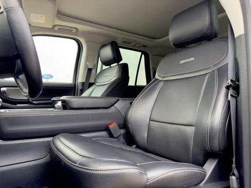Certified 2025 Ford Expedition Platinum AWD/4WD image 14
