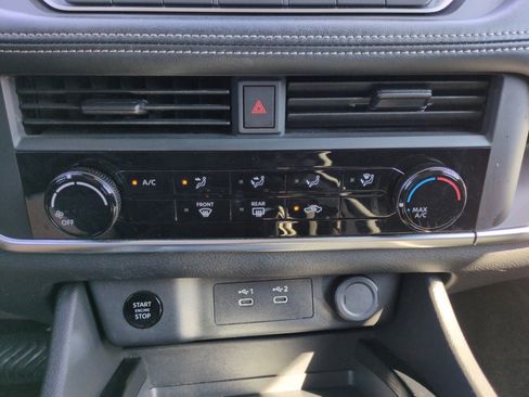 Used 2024 Nissan Rogue S AWD/4WD image 21