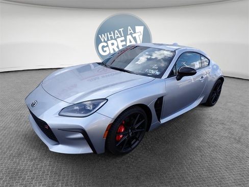 New 2025 Toyota GR86 Premium image 2