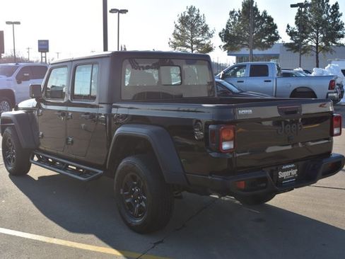 Used 2020 Jeep Gladiator Sport image 7