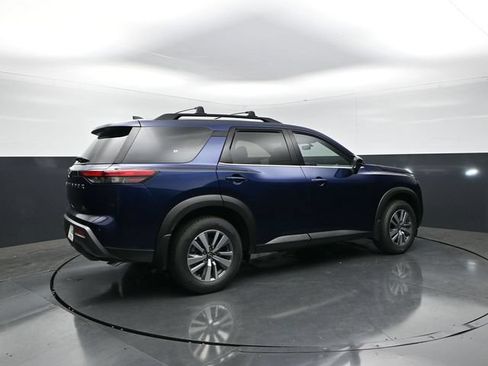 Used 2026 Nissan Pathfinder SL FWD image 7