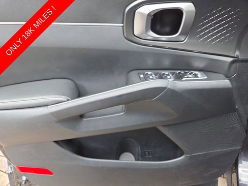 Used 2025 Kia Sorento LX FWD image 29