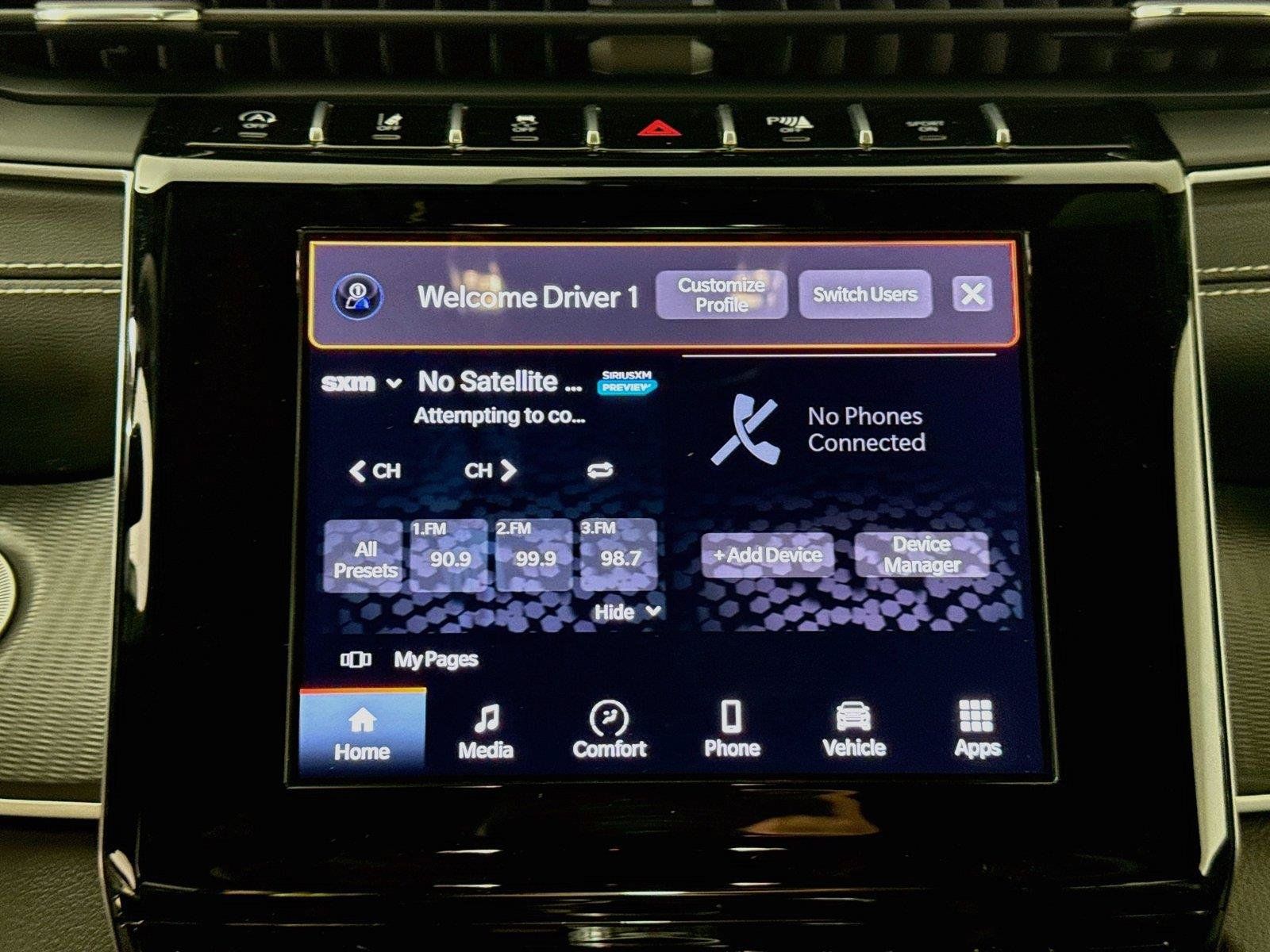 Used 2024 Jeep Grand Cherokee L Altitude AWD/4WD image 7