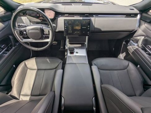Certified 2025 Land Rover Range Rover SE AWD/4WD image 14