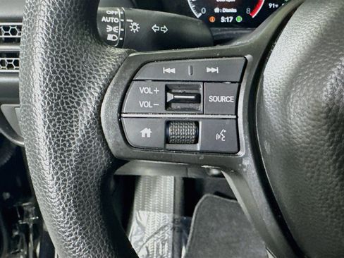 Used 2025 Honda HR-V LX image 16