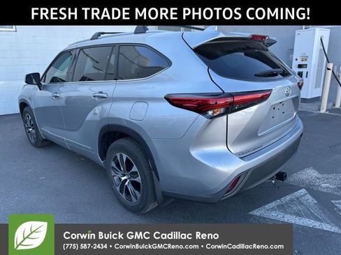 Used 2022 Toyota Highlander XLE image 10