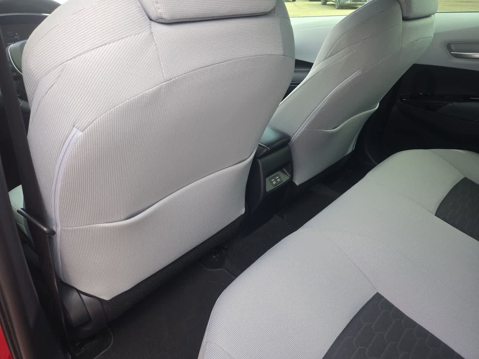 Used 2025 Toyota Corolla SE w/ SE Package FWD image 18