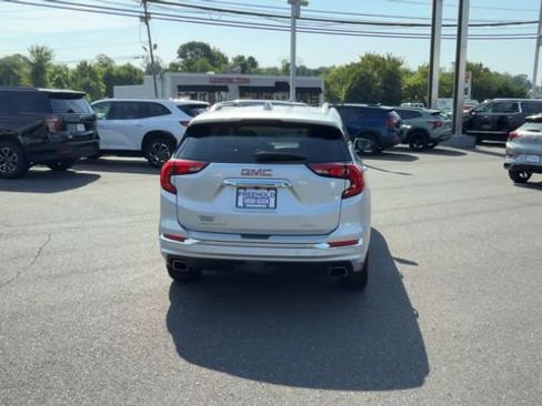 Used 2019 GMC Terrain Denali w/ Comfort Package AWD/4WD image 7