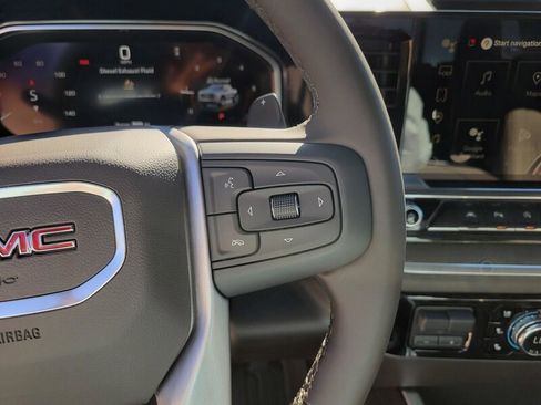 New 2026 GMC Sierra 1500 SLT image 17