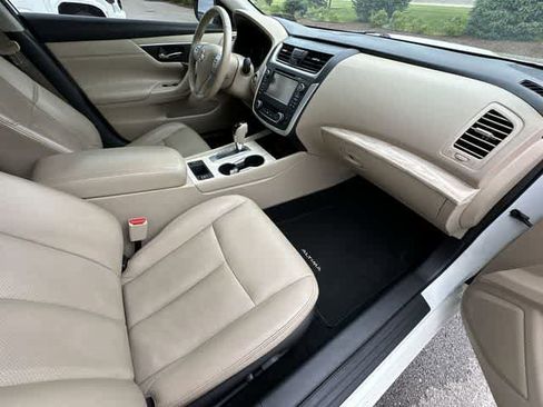 Used 2016 Nissan Altima 2.5 SL w/ 2.5 Technology Package FWD image 22