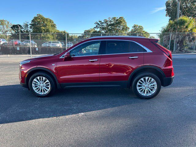 Certified 2024 Cadillac XT4 Luxury w/ Cold Weather Package FWD image 2