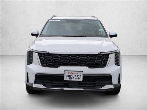 Used 2024 Kia Sorento S image 2