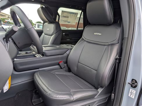 New 2026 Ford Expedition Platinum image 22