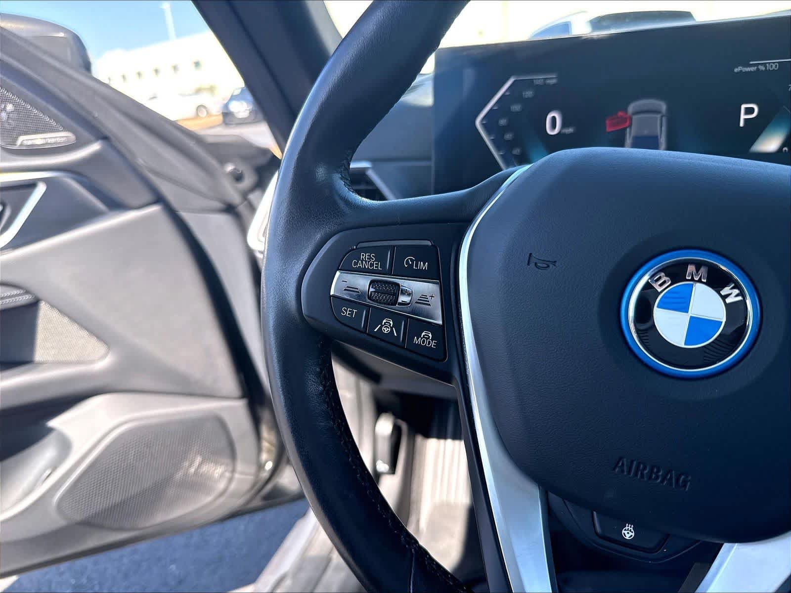 Used 2023 BMW i4 eDrive40 RWD image 13