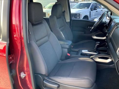 Used 2022 Nissan Frontier SV image 16