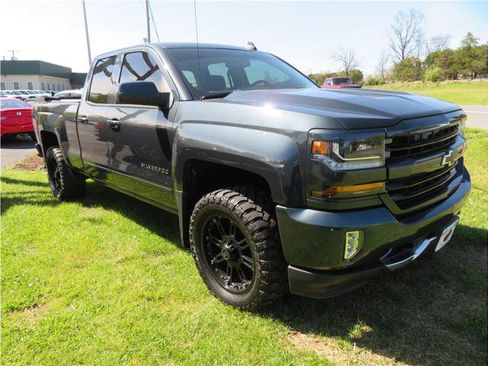 Used 2017 Chevrolet Silverado 1500 LT w/ All Star Edition AWD/4WD image 13