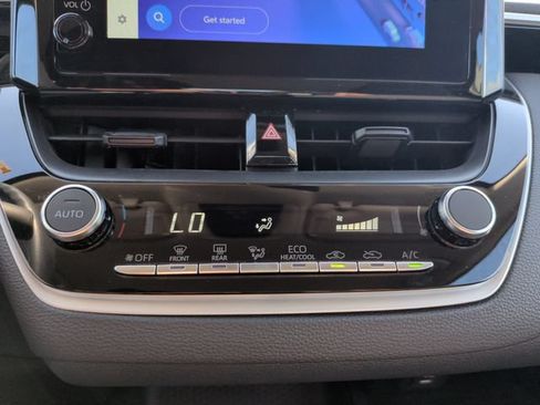 Used 2025 Toyota Corolla LE FWD image 21