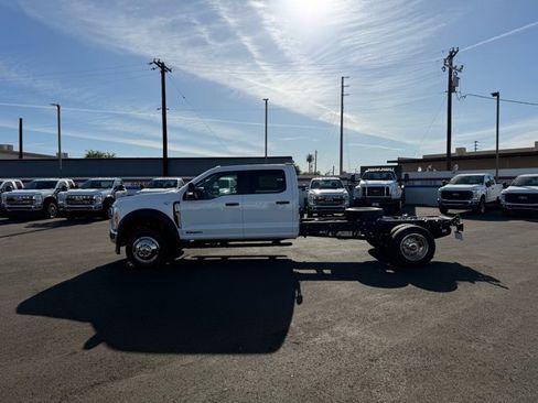 New 2026 Ford F550 4x4 Crew Cab image 4